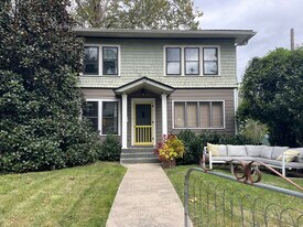 63 Magnolia Ave in Asheville, NC - Building Photo