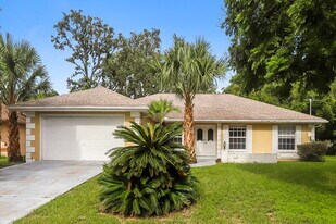 2461 Statler Ave in Spring Hill, FL - Building Photo