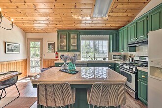 360 Cedarbrook Dr in Twin Peaks, CA - Building Photo - Building Photo