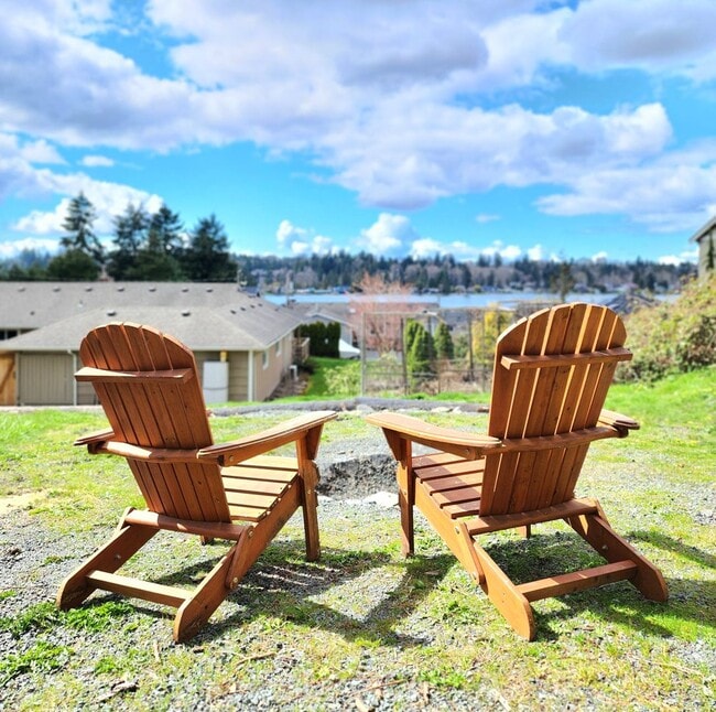 property at 607 115th Ave SE