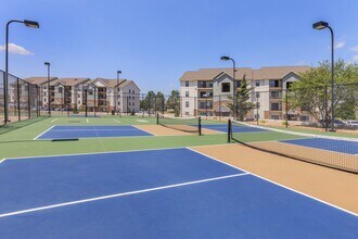 Orchard Park Apartments in Springfield, MO - Building Photo - Building Photo