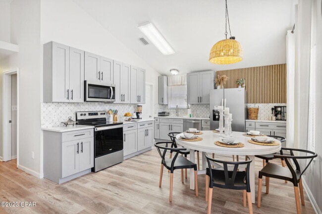 213 Coquina Shell Wy