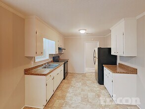 101 Netherland Dr in Irmo, SC - Foto de edificio - Building Photo