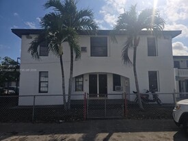 66 W 13th St in Hialeah, FL - Building Photo