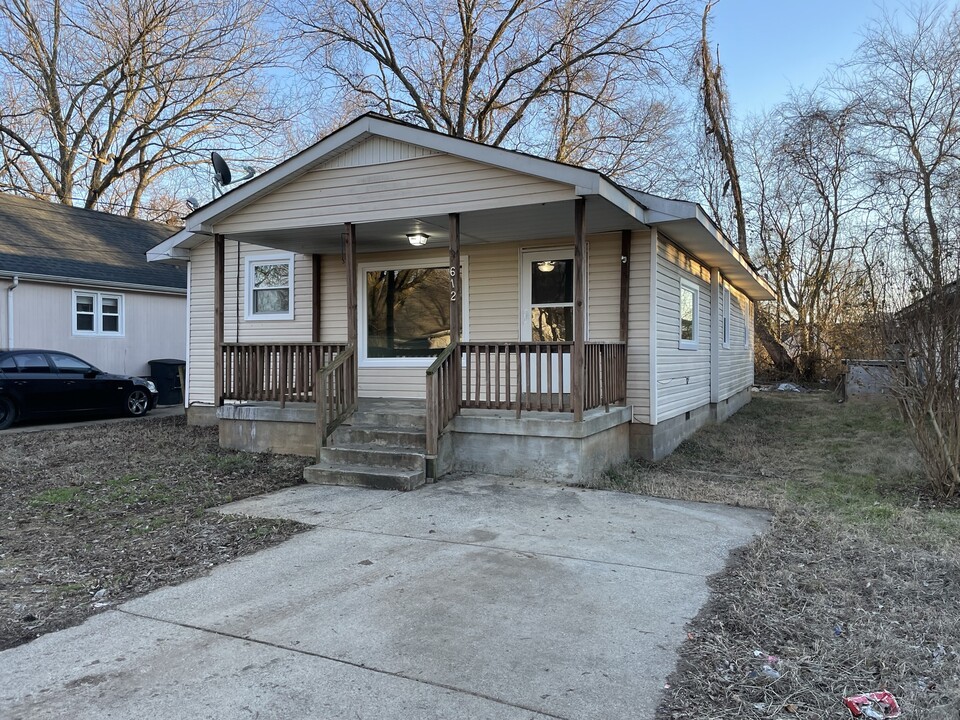 612 Sun Cir in Murfreesboro, TN - Building Photo
