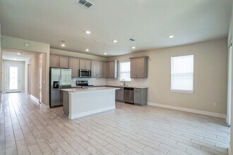 2132 Live Oak Lake Rd in St. Cloud, FL - Building Photo - Building Photo