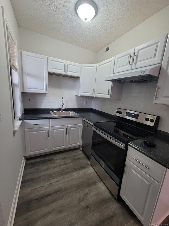 property at 21 Harrison Pl