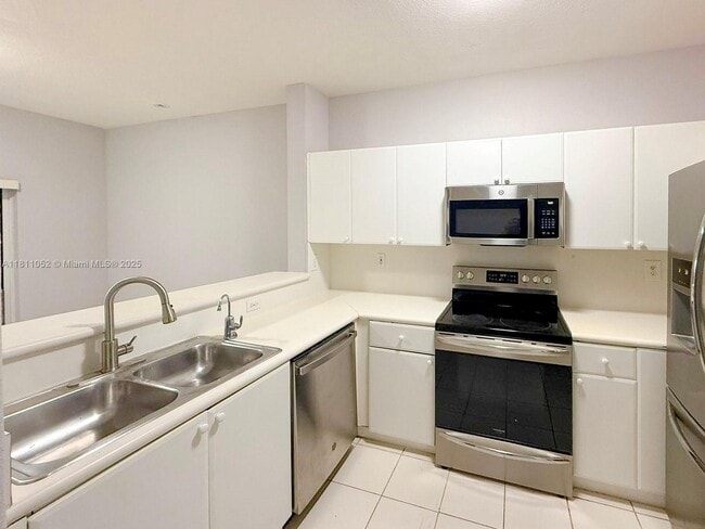 1677 SE 27th Ct in Homestead, FL - Building Photo - Building Photo