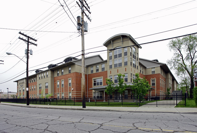 Union Court Apt in Cleveland, OH - Building Photo - Building Photo