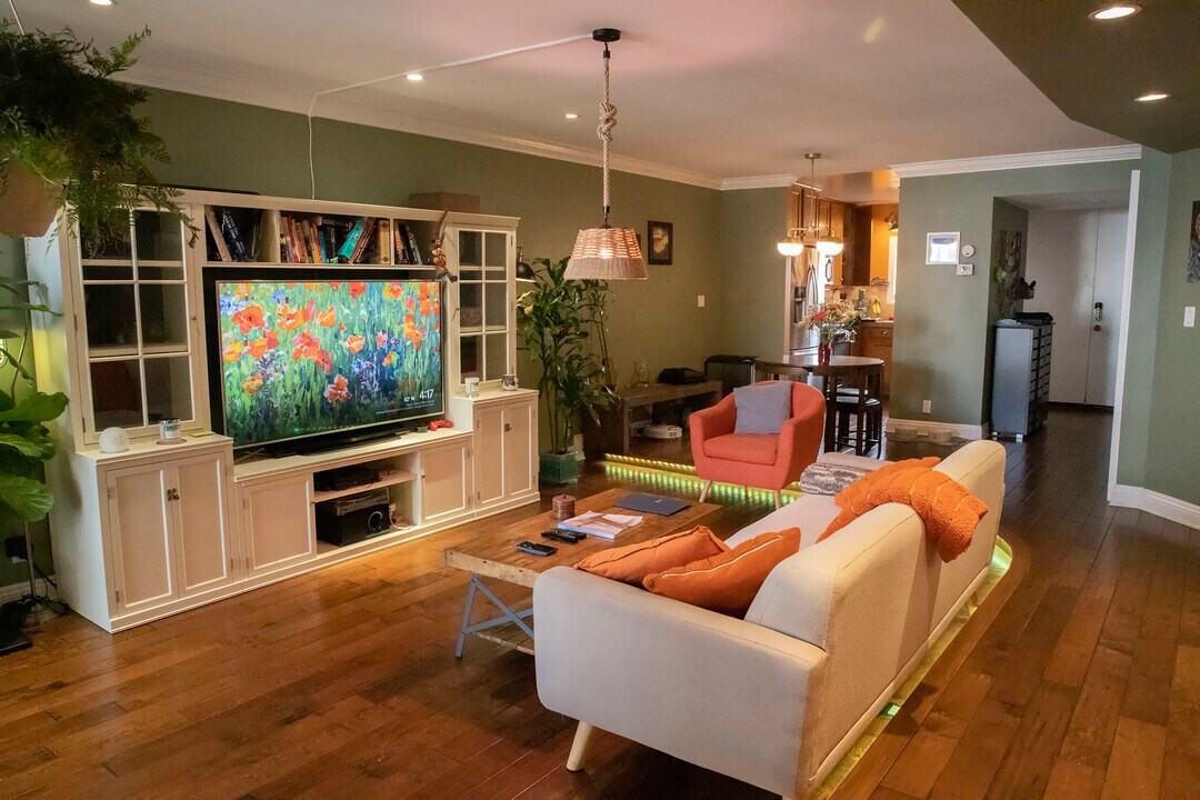 1000 S Westgate Ave in Los Angeles, CA - Building Photo