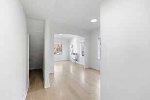 1526 E 52nd St, Unit 1524 E. 52nd Street in Los Angeles, CA - Building Photo