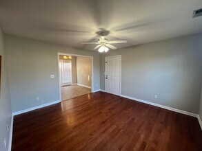 400 Cindi Ct in Smyrna, TN - Building Photo - Building Photo