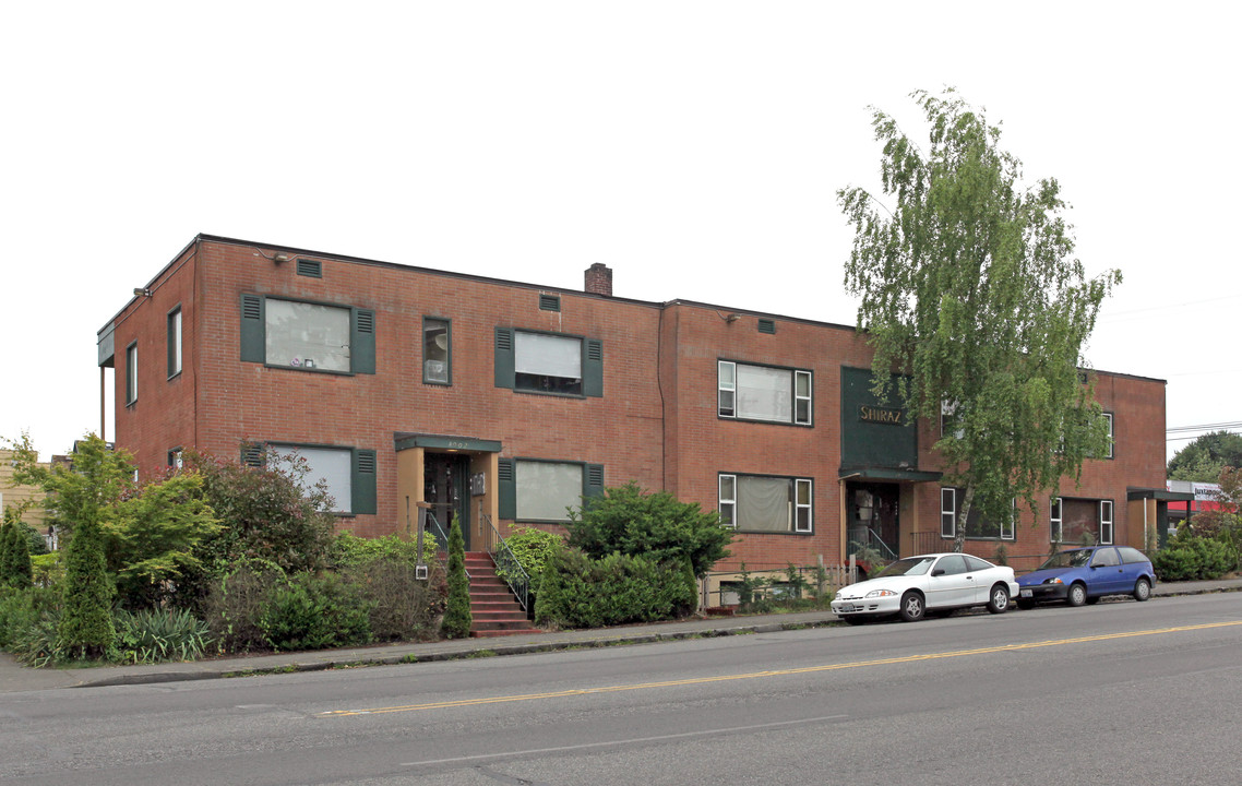 Shiraz Apartments in Tacoma, WA - Building Photo