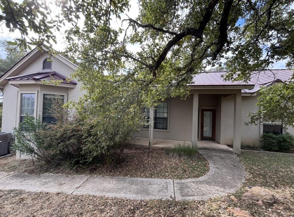 400 Tungsten in Horseshoe Bay, TX - Building Photo