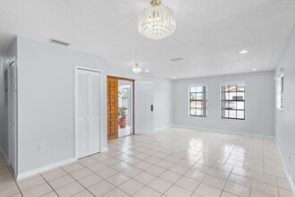 13892 SW 25th Terrace in Miami, FL - Building Photo - Building Photo