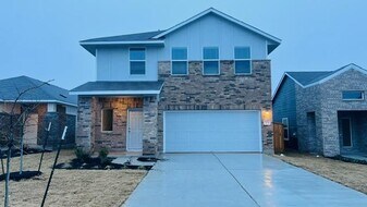 304 The Bad Wy in Jarrell, TX - Building Photo