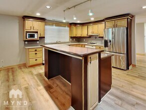 32117 33rd Ave SW in Federal Way, WA - Building Photo - Building Photo