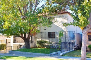 1169 Raymond Ave in Glendale, CA - Building Photo