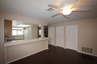 2848 Blue Bonnet Dr in Henderson, NV - Building Photo - Building Photo