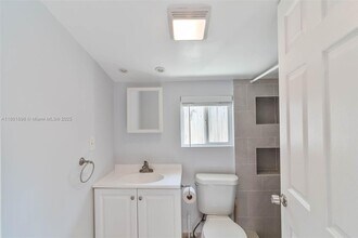 300 SW 14th Ct in Fort Lauderdale, FL - Building Photo - Building Photo
