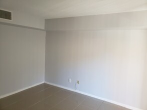 11864 SW 8th Ct in Davie, FL - Foto de edificio - Building Photo