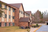 Parkway Apartments in Brainerd, MN - Building Photo - Building Photo