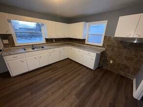 2103 Willowrow Ave NE in Canton, OH - Building Photo - Building Photo