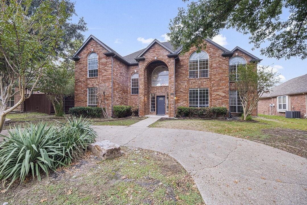 3453 Old Manse Ct in Plano, TX - Foto de edificio