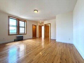 20 Magaw Pl, Unit 52 in New York, NY - Building Photo
