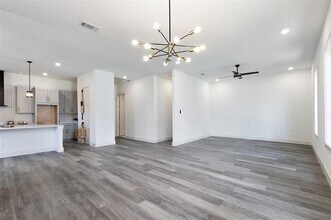 1008 W Walker St in Denison, TX - Building Photo - Building Photo