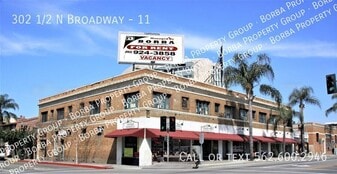 302 1/2 N Broadway in Santa Ana, CA - Building Photo
