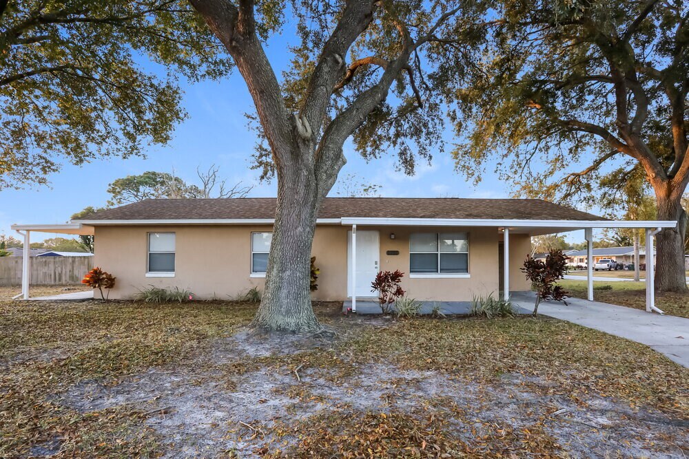 2751 8th St in St. Cloud, FL - Building Photo