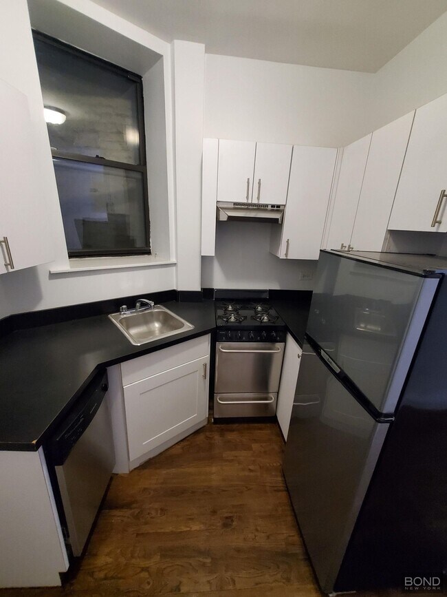 property at 228 E 89th St