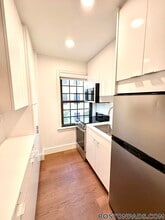 1200 Massachusetts Ave, Unit 217 in Cambridge, MA - Foto de edificio - Building Photo