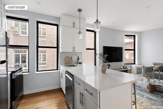 11 1/2 W 84th St in New York, NY - Building Photo - Building Photo