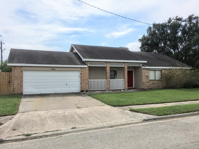 7101 Premont Dr in Corpus Christi, TX - Building Photo - Building Photo
