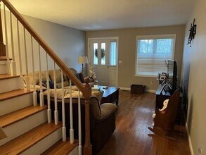 3 Silver Cup Cir in West Warwick, RI - Foto de edificio - Building Photo