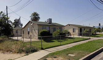 360-372 N Eucalyptus Ave Apartamentos