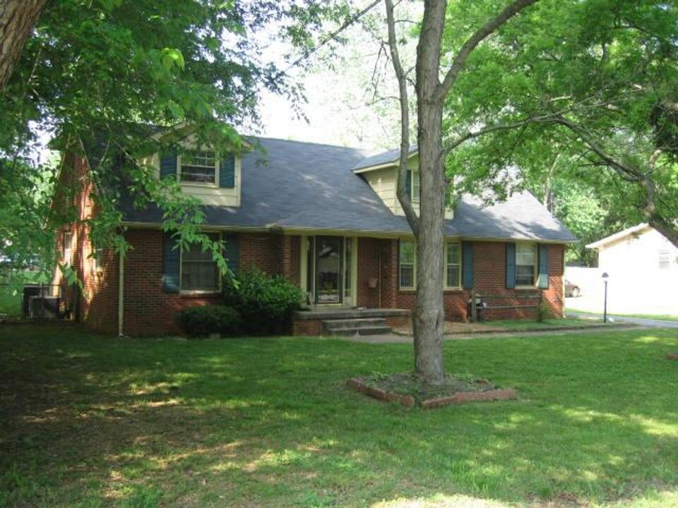 1807 Fern Dr in Murfreesboro, TN - Building Photo