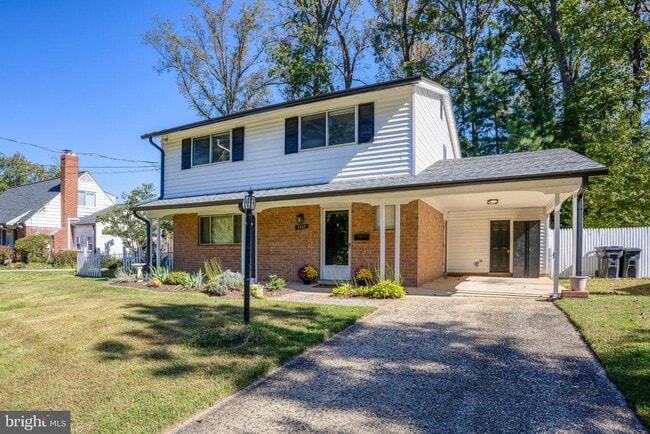 5609 Rolling Rd in Springfield, VA - Building Photo - Building Photo