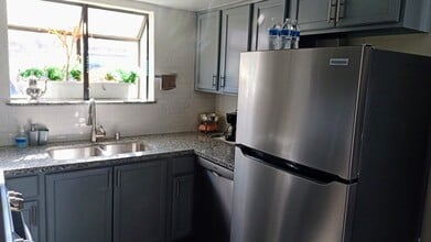 7200 Pirates Cove Rd in Las Vegas, NV - Building Photo - Building Photo