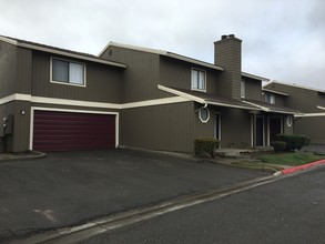 West View in Avenal, CA - Foto de edificio - Building Photo