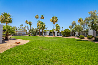 The Flats at Granite Reef in Scottsdale, AZ - Foto de edificio - Building Photo