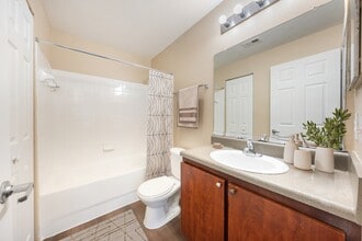 Meridian Pointe Apartments in Tampa, FL - Building Photo - Building Photo