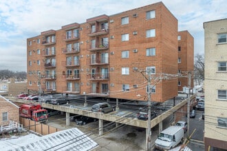 7830 W North Ave in Elmwood Park, IL - Building Photo - Building Photo