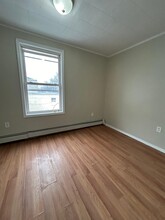 220 S 12th St, Unit Apt 2 in Newark, NJ - Building Photo - Building Photo