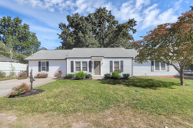 403 E 27th St, Unit Purple Room in Kannapolis, NC - Building Photo - Building Photo