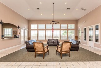 Hunters Glen in San Antonio, TX - Building Photo - Interior Photo