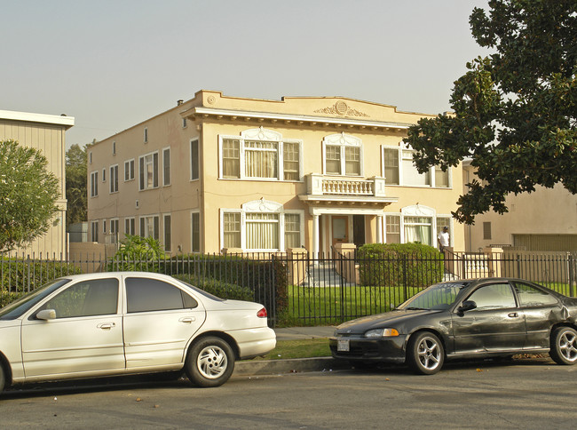 1634 S Gramercy Pl in Los Angeles, CA - Building Photo - Building Photo