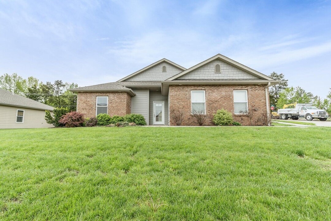 3306 Belinda Ct in Columbia, MO - Building Photo